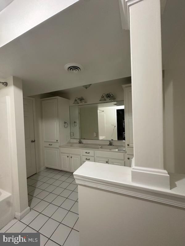 215 Hoile Lane Huntingtown, MD 20639 - Photo 4 of 8 Bathroom