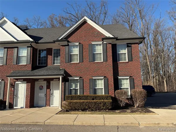 $245,000 | 8455 Williamstown Drive, Utica, MI 48316
