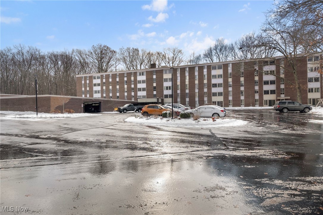 3068 Kent Road, Unit 507 Stow, OH 44224 - Photo 29 of 30 View of snow covered building