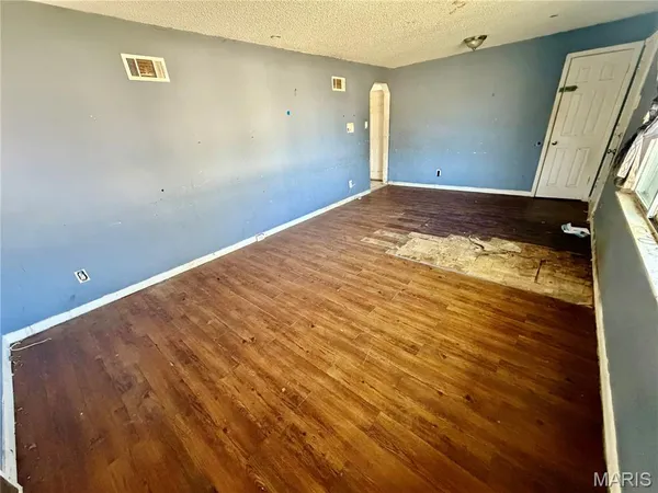 $39,900 | 8870 St Cyr Drive, St. Louis, MO 63136