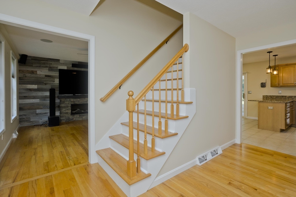 11 Upper River Road South Hadley, MA 01075 - Photo 2 of 23 Gallery Image 2