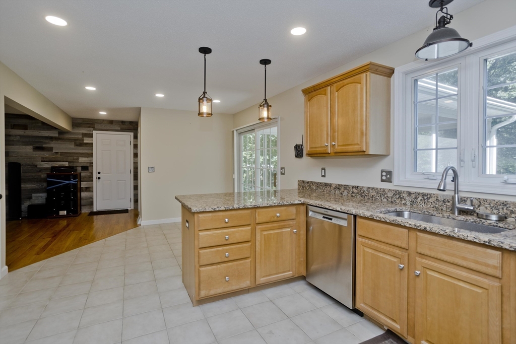 11 Upper River Road South Hadley, MA 01075 - Photo 6 of 23 Gallery Image 6