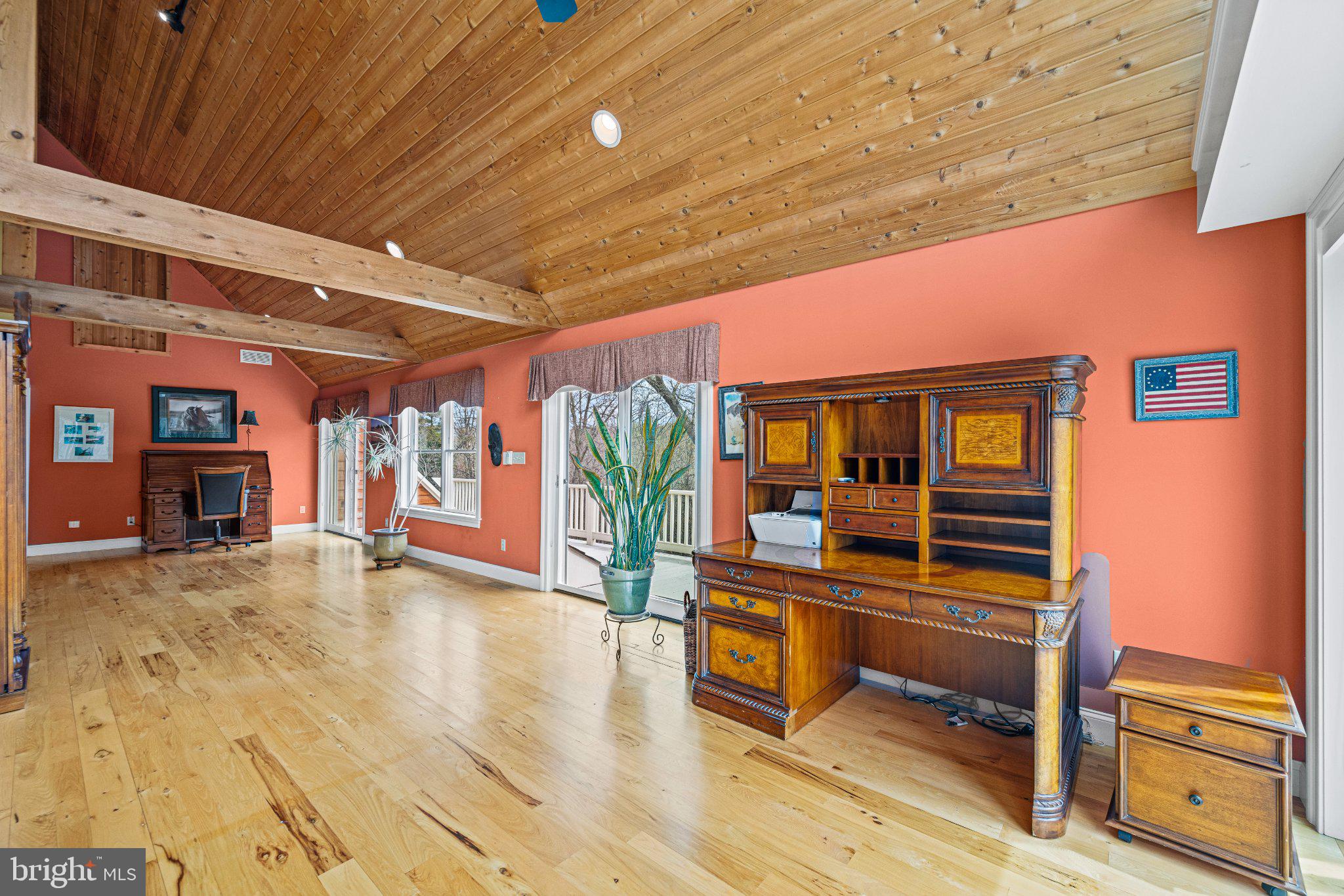 21042 Millers Mill Road Freeland, MD 21053 - Photo 102 of 122 Spacious room with vibrant accents.