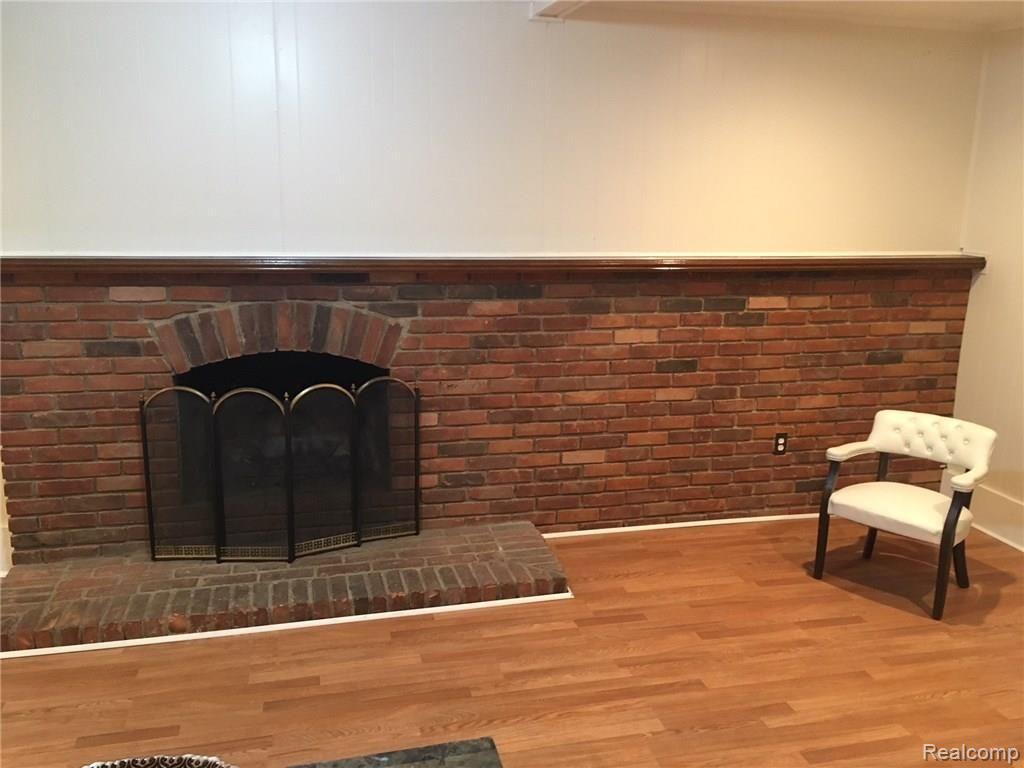 23680 Rockingham Street Southfield, MI 48033 - Photo 22 of 23 23680 fireplace.JPG