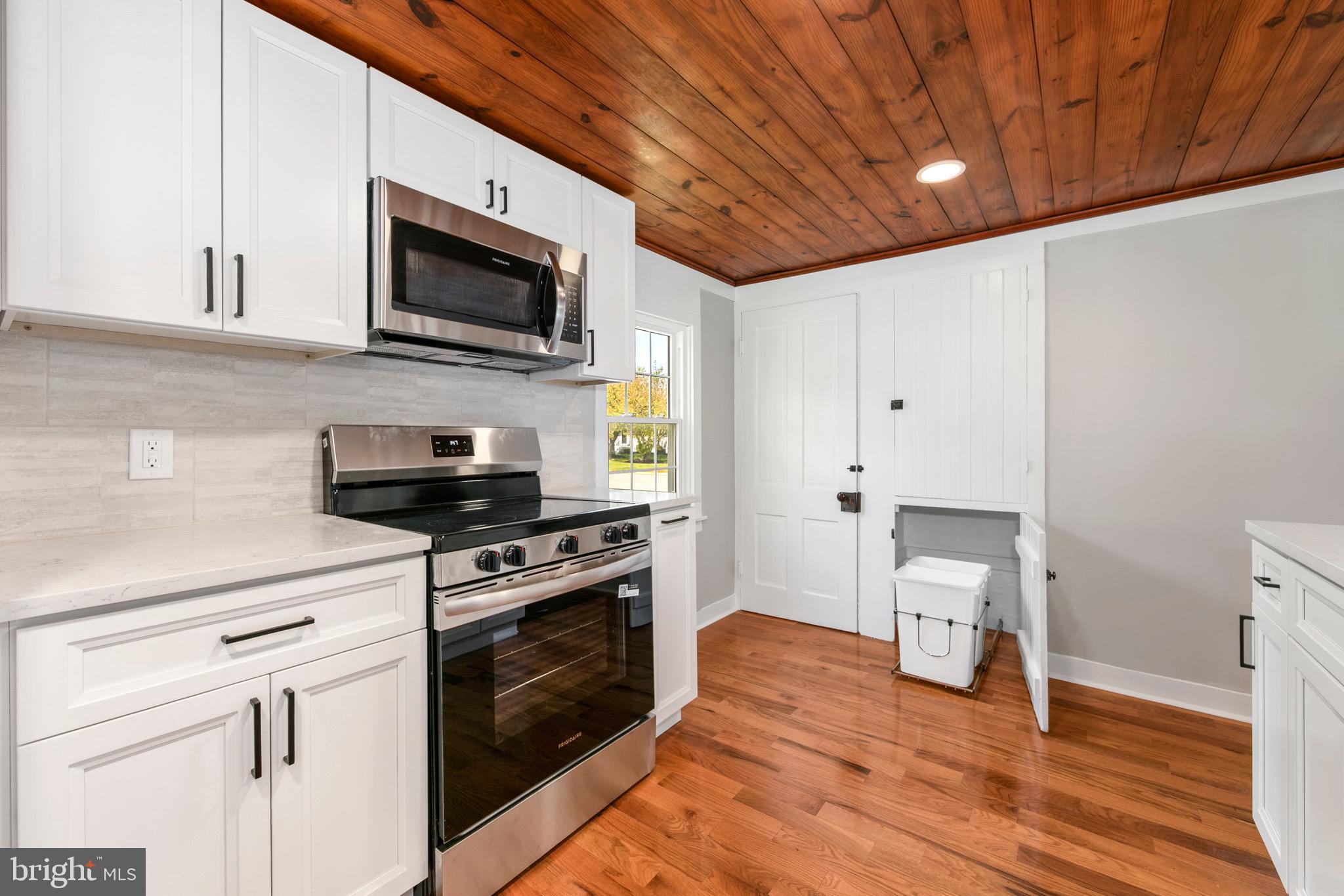 39 Main Street Pilesgrove, NJ 08098 - Photo 24 of 44