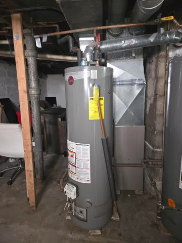 $124,900 | 215 East Chambers Street, Milwaukee, WI 53212