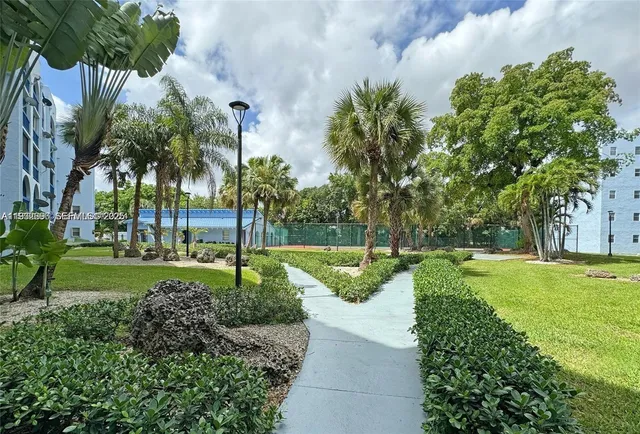 $2,400 | 9460 Fontainebleau Boulevard, Unit 132, Miami, FL 33172