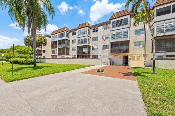 $112,000 | 7100 Northwest 17th Street, Unit 218, Plantation, FL 33313