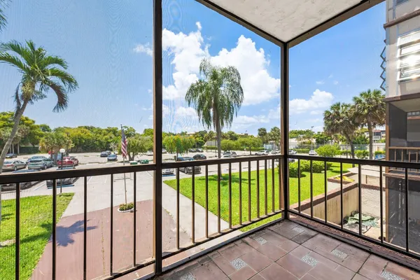 $112,000 | 7100 Northwest 17th Street, Unit 218, Plantation, FL 33313