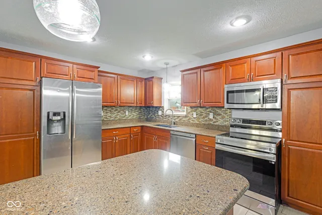 $227,900 | 2001 West Woodmont Drive, Muncie, IN 47304