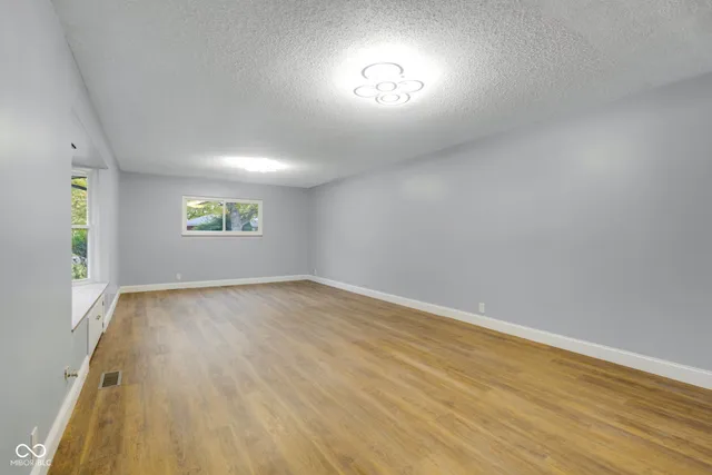 $227,900 | 2001 West Woodmont Drive, Muncie, IN 47304