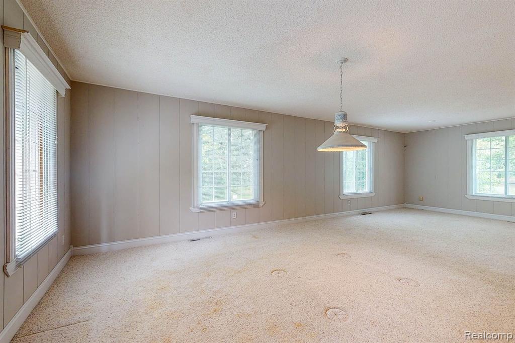 12460 White Lake Road Fenton, MI 48430 - Photo 6 of 55