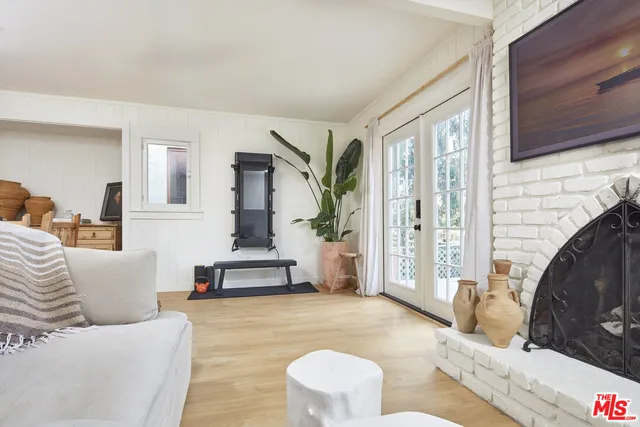 $2,195,000 | 230 Sherman Canal, Venice, CA 90291