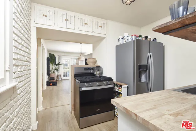 $2,195,000 | 230 Sherman Canal, Venice, CA 90291