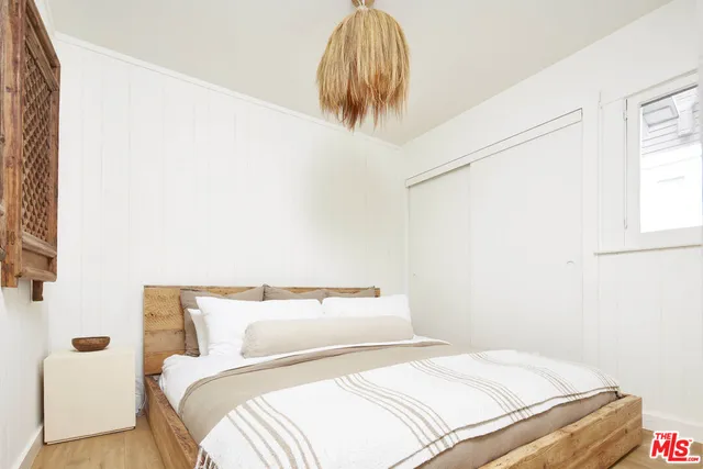 $2,195,000 | 230 Sherman Canal, Venice, CA 90291