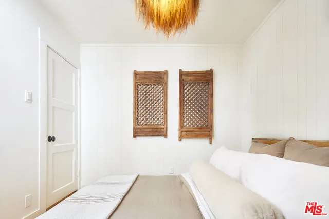 $2,195,000 | 230 Sherman Canal, Venice, CA 90291