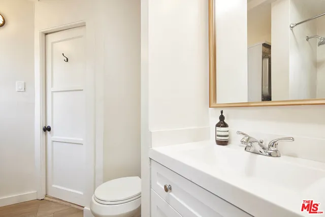 $2,195,000 | 230 Sherman Canal, Venice, CA 90291