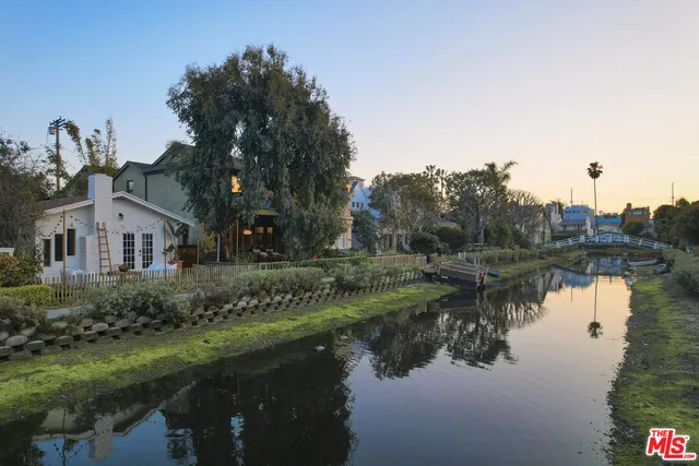 $2,195,000 | 230 Sherman Canal, Venice, CA 90291