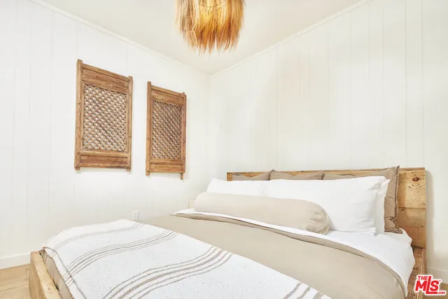 $2,195,000 | 230 Sherman Canal, Venice, CA 90291