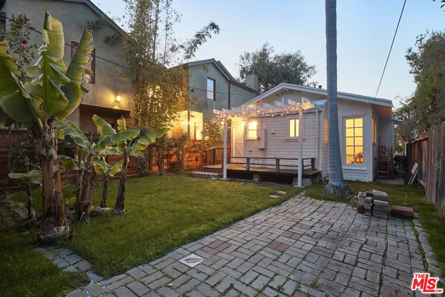 $2,195,000 | 230 Sherman Canal, Venice, CA 90291