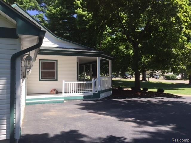 279 Myers Road Lapeer, MI 48446 - Photo 8 of 37
