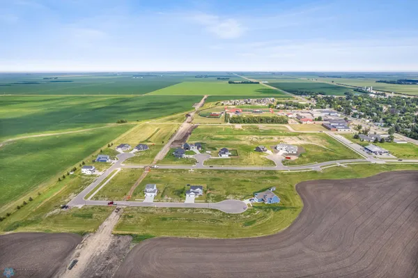 $72,900 | 416 8th Street North, Casselton, ND 58012