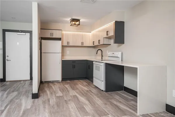 $2,950 | 8-12 South Boulevard, Unit 12203, Nyack, NY 10960