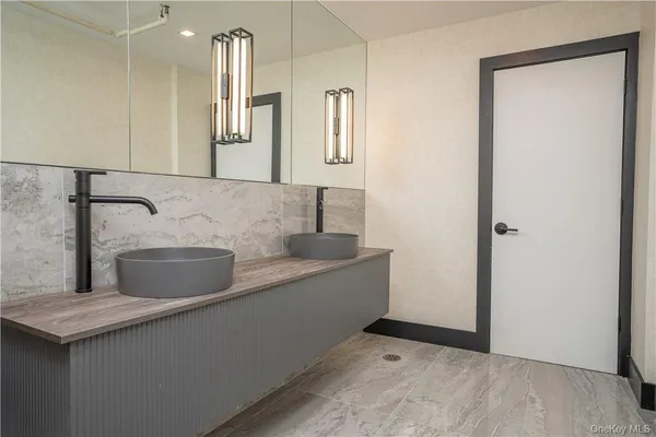 $2,950 | 8-12 South Boulevard, Unit 12203, Nyack, NY 10960