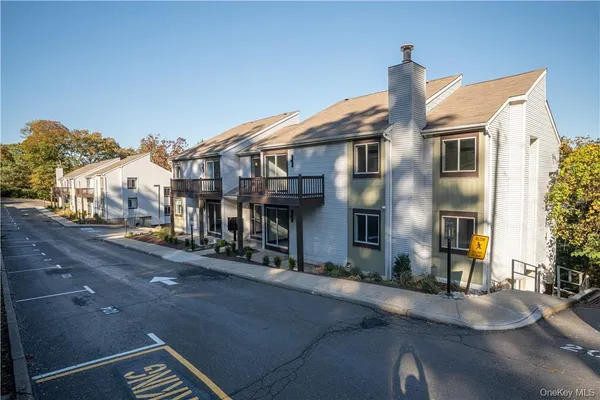 $2,950 | 8-12 South Boulevard, Unit 12203, Nyack, NY 10960