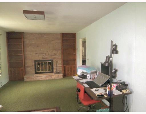 164 Old Mill Road Chalk Hill, PA 15421 - Photo 3 of 8 Living Room.