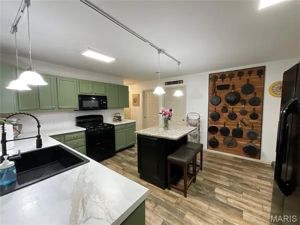 $304,900 | 5414 County Road 150, Taylor, MO 63471