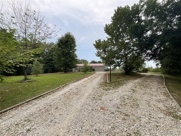 $304,900 | 5414 County Road 150, Taylor, MO 63471