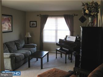 123 Bainbridge Circle Sinking Spring, PA 19608 - Photo 2 of 10