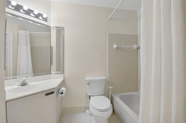 $2,500 | 5136 Floria Drive, Unit N, Boynton Beach, FL 33437