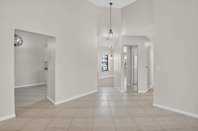 $2,500 | 5136 Floria Drive, Unit N, Boynton Beach, FL 33437