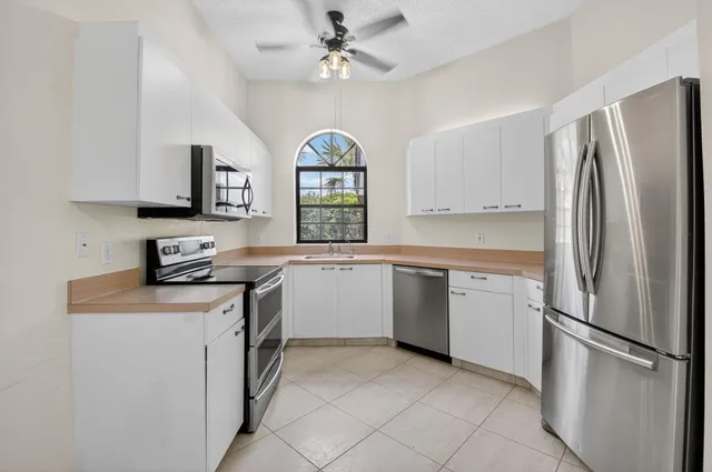 $2,500 | 5136 Floria Drive, Unit N, Boynton Beach, FL 33437