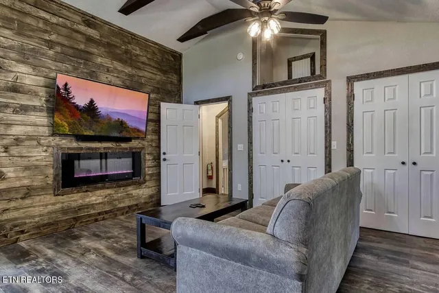 $2,649,000 | 1120 Tanrac Trail, Gatlinburg, TN 37738