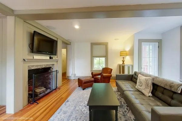 $4,000 | 300 Broadway, Newport, RI 02840