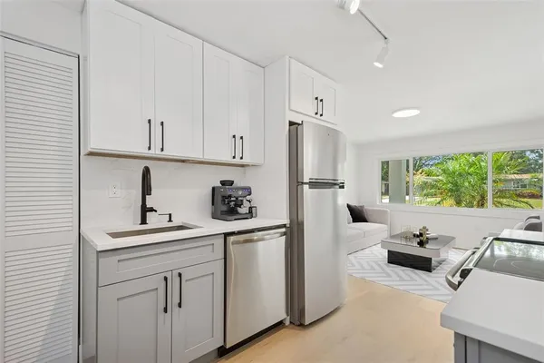 $1,750 | 2655 Bay Street, Unit 2, Sarasota, FL 34237