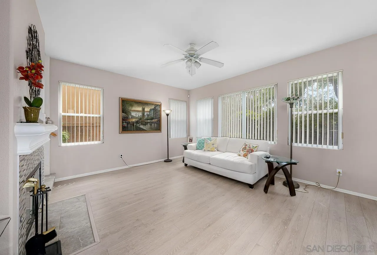 1559 Pleasanton Road Chula Vista, CA 91913 - Photo 14 of 41 a living room with furniture and windows
