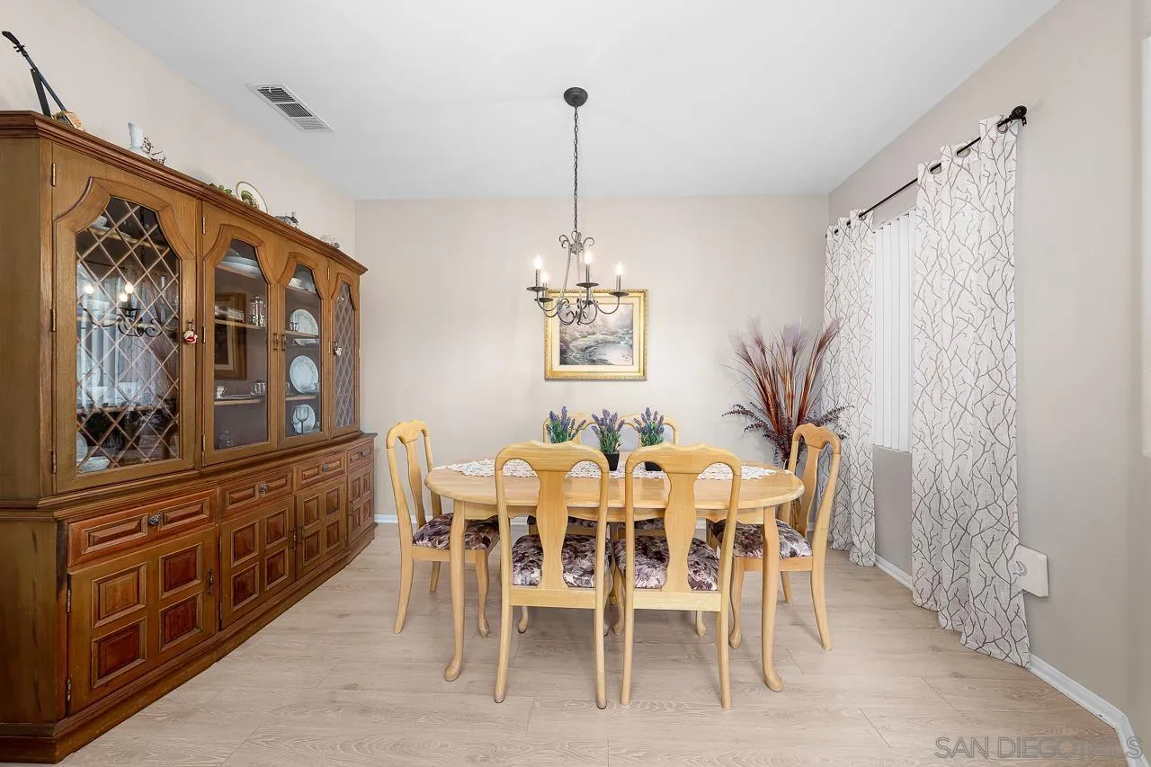 1559 Pleasanton Road Chula Vista, CA 91913 - Photo 4 of 41 a dining room with furniture and window
