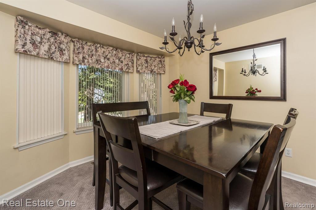 523 Whitney Drive Rochester Hills, MI 48307 - Photo 9 of 34