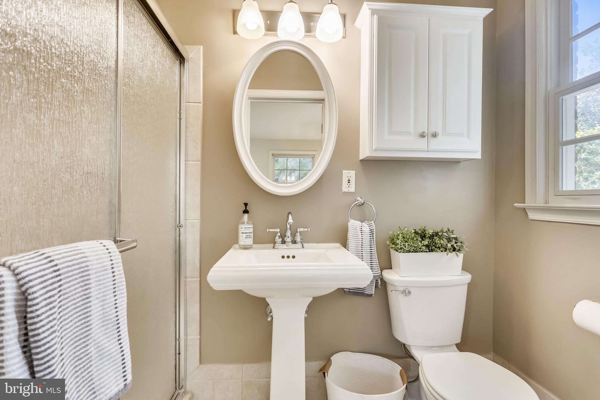 5905 Lenox Road Bethesda, MD 20817 - Photo 23 of 50 Primary bath