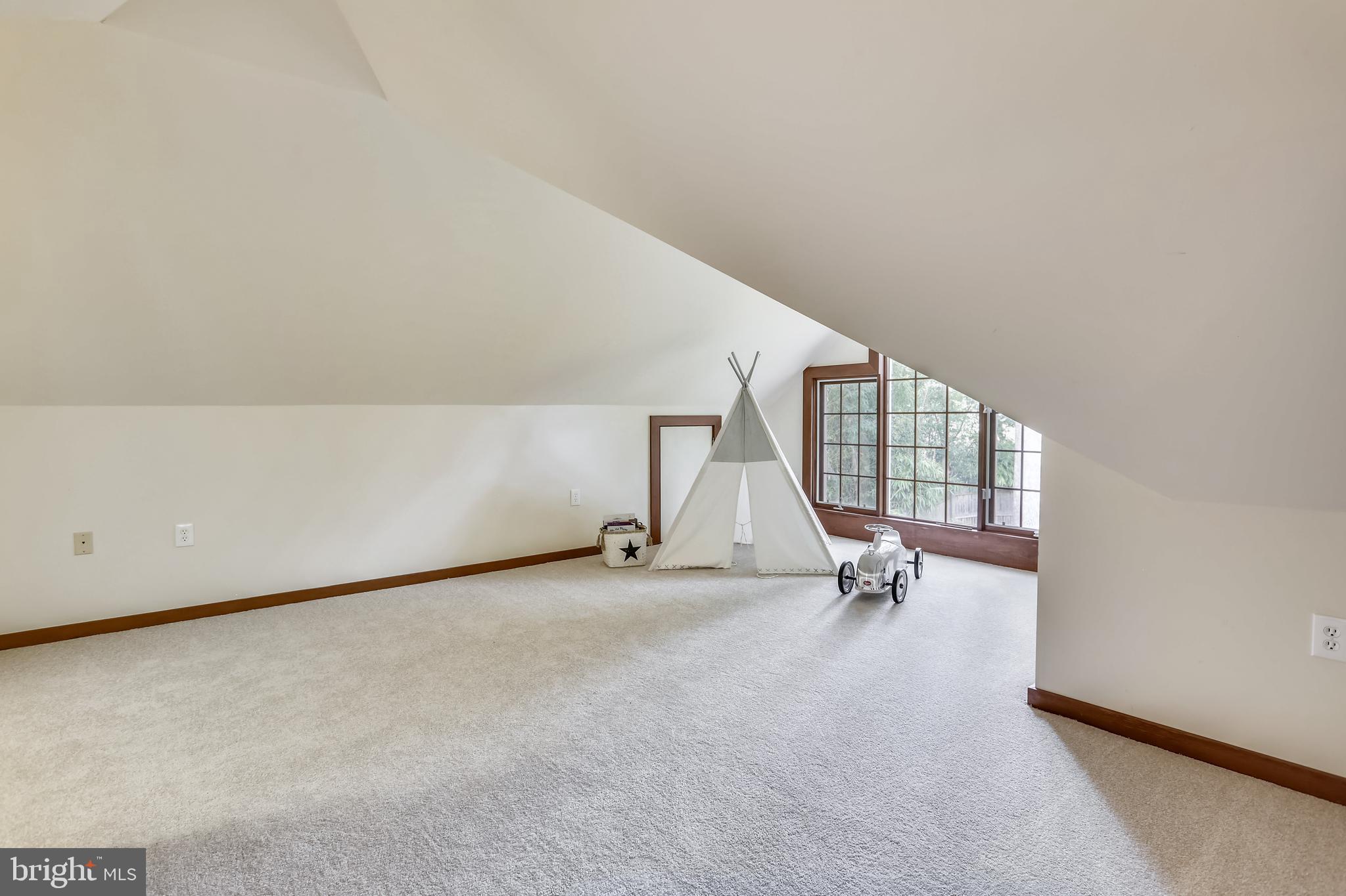 5905 Lenox Road Bethesda, MD 20817 - Photo 36 of 50 Bonus upper level suite