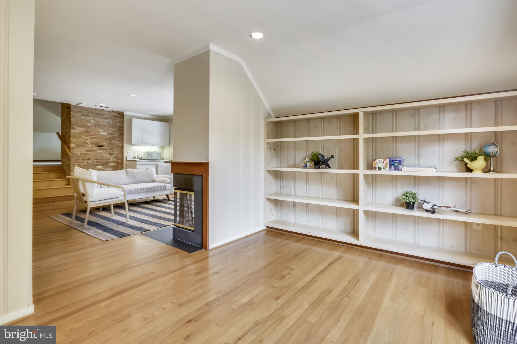 5905 Lenox Road Bethesda, MD 20817 - Photo 44 of 50 Bonus upper level suite