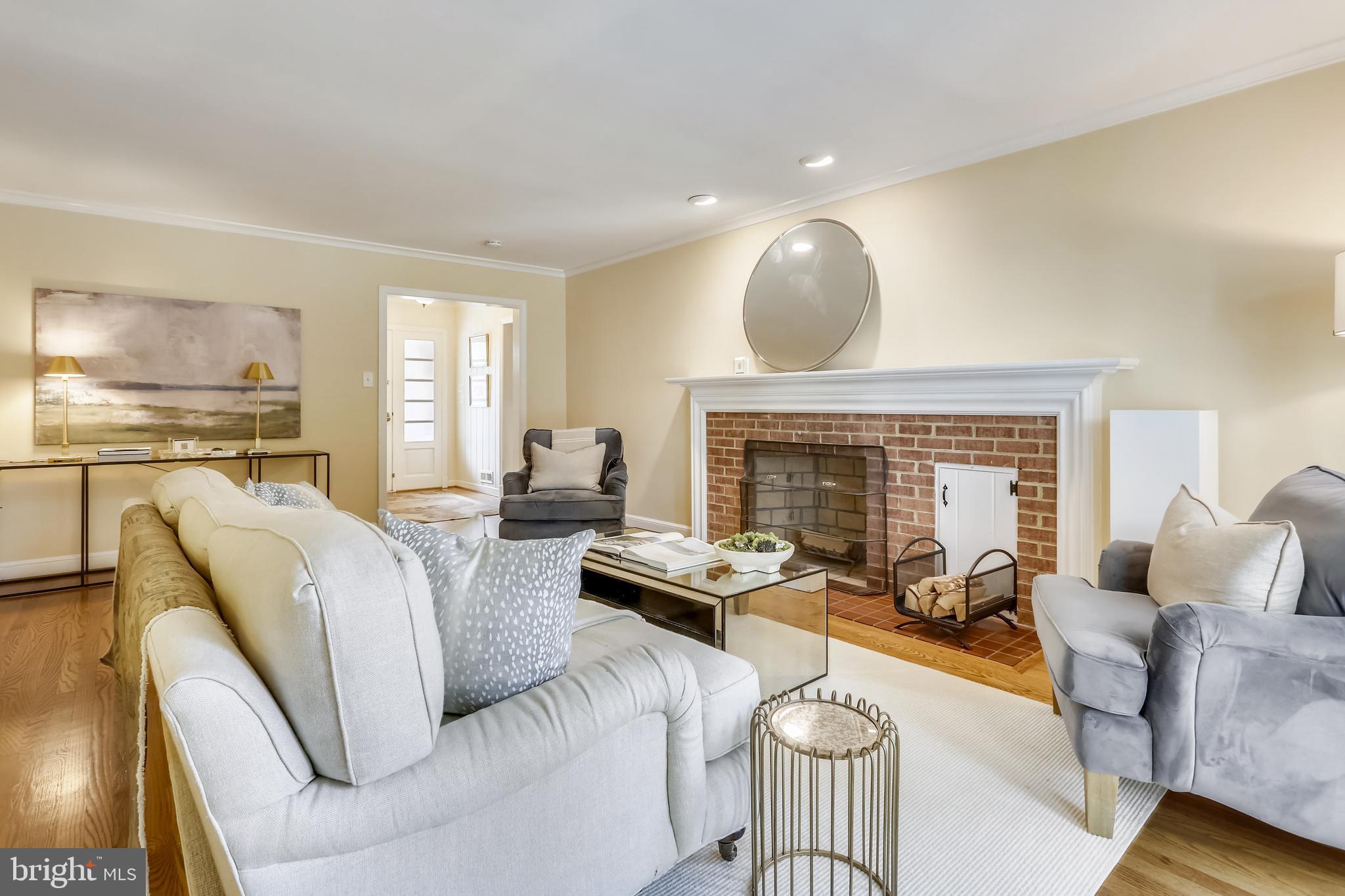 5905 Lenox Road Bethesda, MD 20817 - Photo 8 of 50 Living room