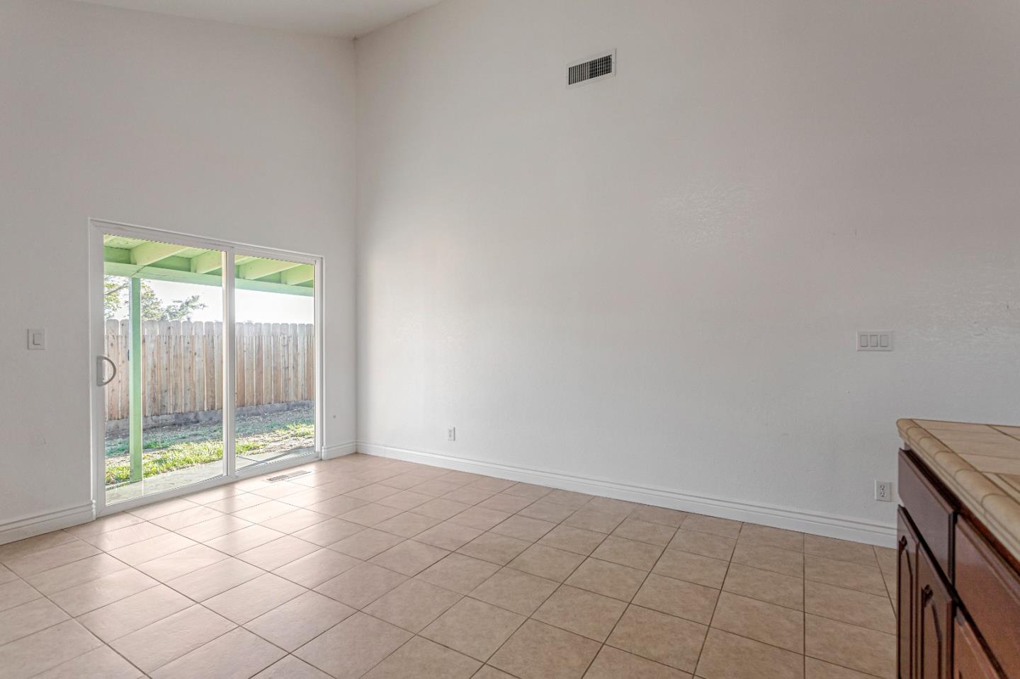6540 Fairview Road Hollister, CA 95023 - Photo 11 of 40 Gallery Image 11