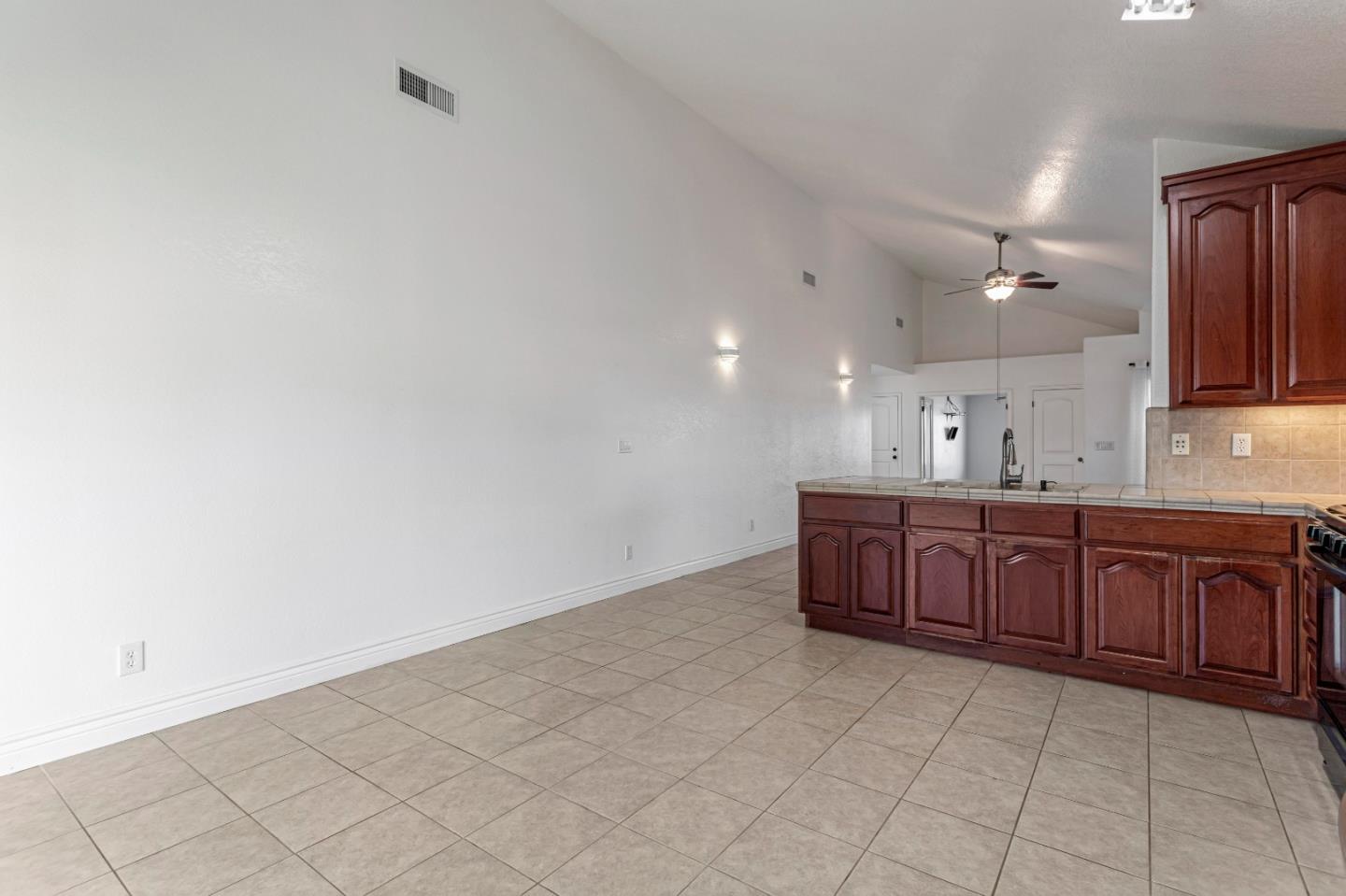 6540 Fairview Road Hollister, CA 95023 - Photo 12 of 40 Gallery Image 12