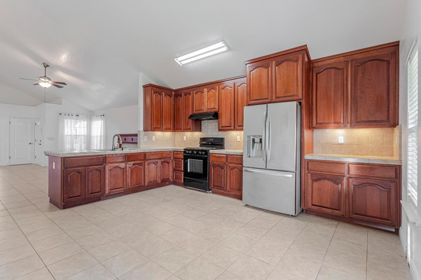 6540 Fairview Road Hollister, CA 95023 - Photo 9 of 40 Gallery Image 9
