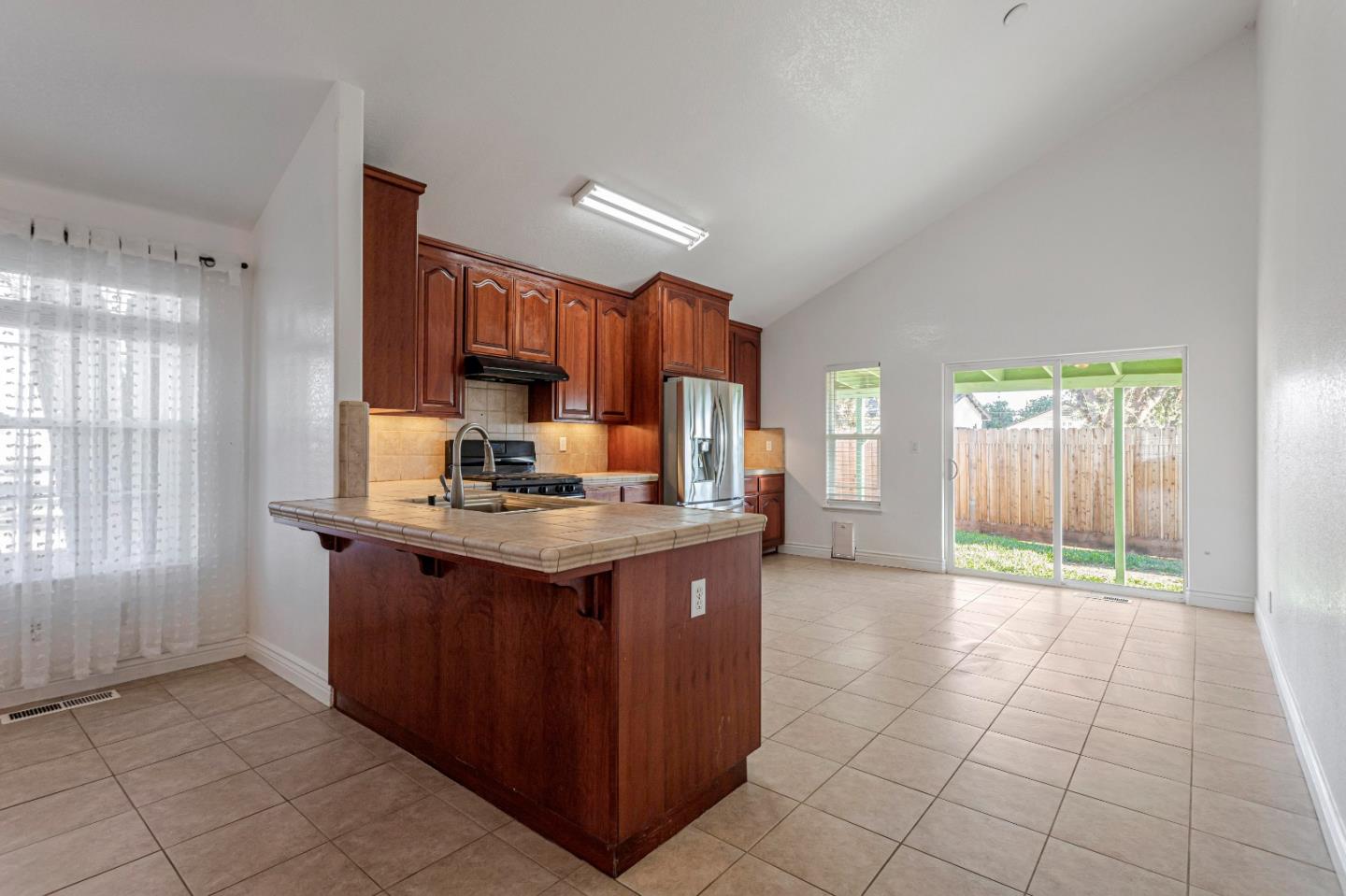 6540 Fairview Road Hollister, CA 95023 - Photo 10 of 40 Gallery Image 10